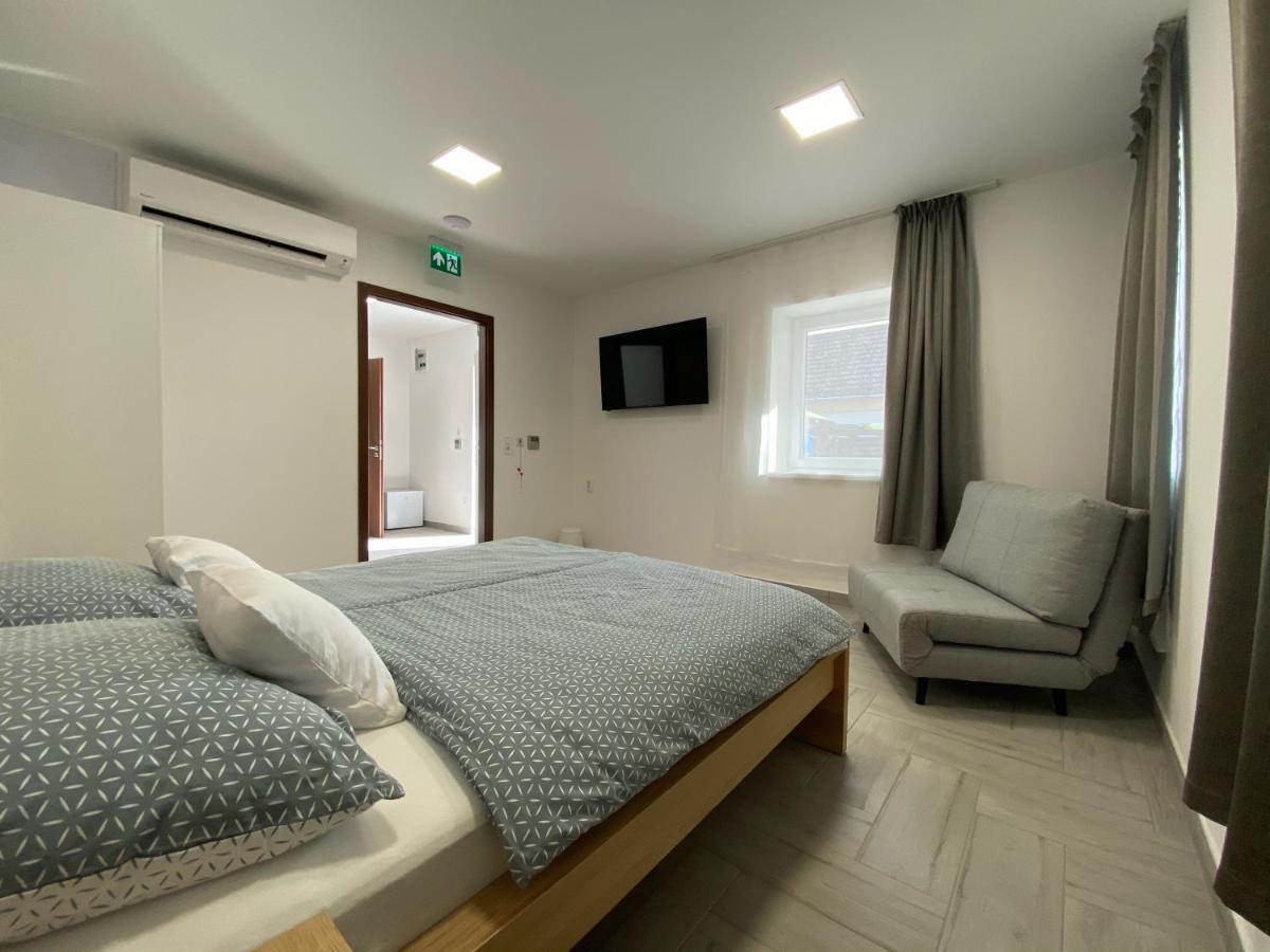 Sulyom Panzio Apartment Tiszafüred Екстериор снимка