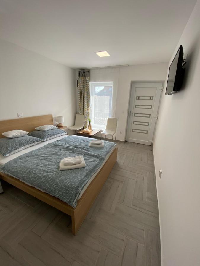 Sulyom Panzio Apartment Tiszafüred Екстериор снимка