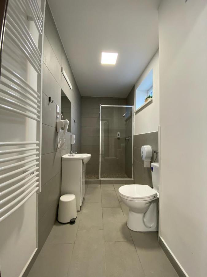 Sulyom Panzio Apartment Tiszafüred Екстериор снимка